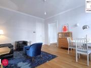 Altbau Eleganz trifft modernes Wohnen –...