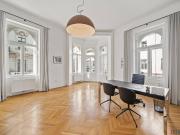 Altbau Hit Nähe Rathaus und Universitätsring I Lift I...