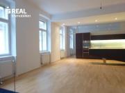 Altbau inmitten der pulsierenden Großstadt nahe...