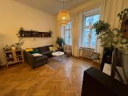 Altbau Mietwohnung mit Balkon und Gartenmitbenutzung...