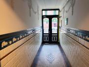 Altbau mit Renovierungsbedarf in guter Lage