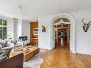 Altbau Villenetage auf ca. 235 m² mit wunderschönem Garten