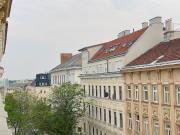 ALTBAU zu SANIEREN, SONNIG und RUHIG NÄHE U3 !