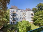 Altbaucharme mit hohen Decken & Balkon am botanischen...