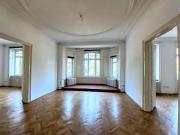 Altbauetage mit Grünblick bei Schloss Schönbrunn 7...