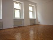 ALTBAUFLAIR: Helle EG Wohnung mit Gartenbenützung