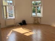 Altbauwohnung kurzfristig Übernahme hell viele Fenster...