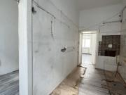 Altbauwohnung mit Entwicklungspotenzial in urbaner Ruhelage