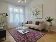 Altbauwohnung mit großer Wohnküche in begehrter Lage