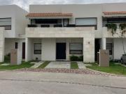 ALTOZANO CASA AMUEBLADA EN RENTA