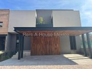 Altozano Casa con cuarto de servicio, family room, 4...