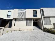 Altozano. RENTA Casa con 4 recámaras, cuarto de...