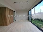 Altozano. VENTA Casa con área de TV, 3 recámaras, cuarto...