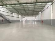 Aluga galpão comercial/industrial 1.179m², 2 banheiros,...