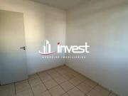 Aluga se apartamento confortável com área privativa