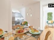 Aluga se apartamento de 4 quartos na Misericórdia, Lisboa