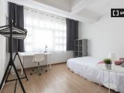 Aluga se quarto, apartamento T10, Saldanha, Lisboa