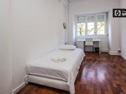 Aluga se quarto em apartamento de 11 quartos em Arroios,...