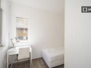 Aluga se quarto em apartamento de 11 quartos em Arroios,...