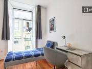 Aluga se quarto em apartamento de 13 quartos em Lisboa