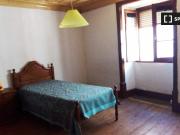 Aluga se quarto em apartamento de 4 quartos em Coimbra