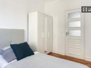 Aluga se quarto em apartamento de 5 quartos em Lisboa,...