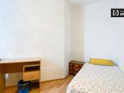 Aluga se quarto em apartamento de 5 quartos na Estrela,...