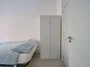 Aluga se quarto em apartamento de 6 quartos em Santa...