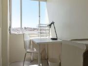 Aluga se quarto em apartamento de 7 quartos em Arroios,...