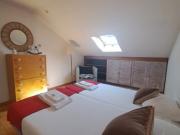 Aluga se quarto em apartamento de 7 quartos em Arroios,...