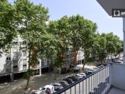 Aluga se quarto em apartamento de 7 quartos em Benfica,...