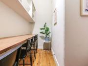 Aluga se quarto em apartamento de 7 quartos em Santa...