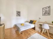 Aluga se quarto em apartamento de 7 quartos em Santa...