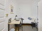 Aluga se quarto em apartamento de 9 quartos em Lisboa