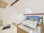 Aluga se quarto em apartamento de 9 quartos em Santa...