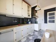 Aluga se quarto em apartamento partilhado de 7 quartos...