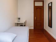 Aluga se quarto em apartamento T5 nos Anjos, Lisboa
