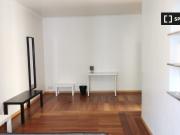 Aluga se quarto em apartamento T5 nos Anjos, Lisboa