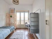 Aluga se quarto em apartamento T6 na Ajuda, Lisboa