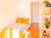 Aluga se quarto em apartamento T7 no Areeiro, Lisboa