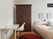 Aluga se quarto em apartamento T7 no Areeiro, Lisboa