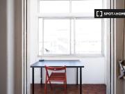 Aluga se quarto em casa de 6 quartos em Lisboa