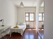 Aluga se quartos em apartamento de 9 quartos em Lisboa