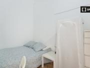 Alugam se quartos em apartamento de 16 quartos no...