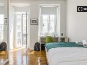 Alugam se quartos numa residência na Av. Novas, Lisboa