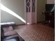 ALUGO AMPLO QUARTO COM BANHEIRO PRIVATIVO