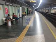 Alugo apartamento de 2 quartos reformado e mobiliado 1...