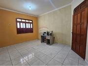 Alugo bela casa 4 quartos sendo duas suítes e piscina...