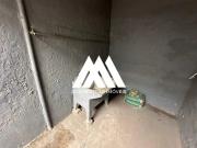 Alugo casa com 02 quartos na Vila Augusto chaves ItaÃºna/Mg!