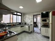 Alugo casa com 3 suites em Alphaville Santana de Parnaiba/SP